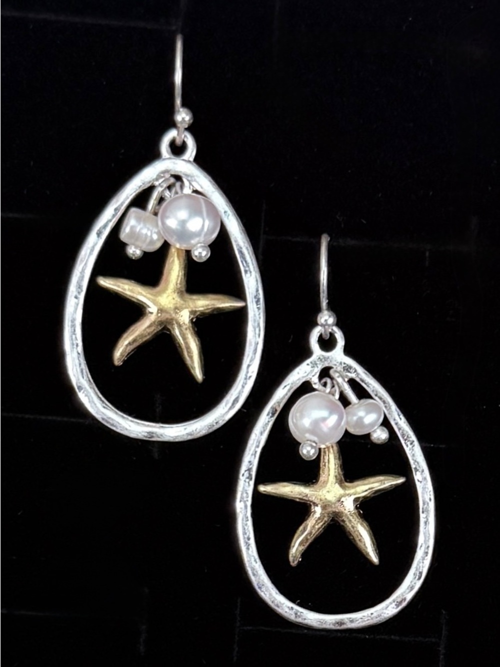 Beautiful silvertone goldtone faux pearl starfish dangle pierced earrings